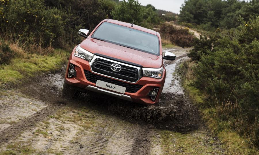  Toyota Hilux 4x4 Special Edition Double Cab 2018 года  (фото 4 из 26)